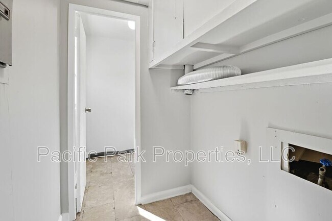 Building Photo - 3639 Richelieu Rd