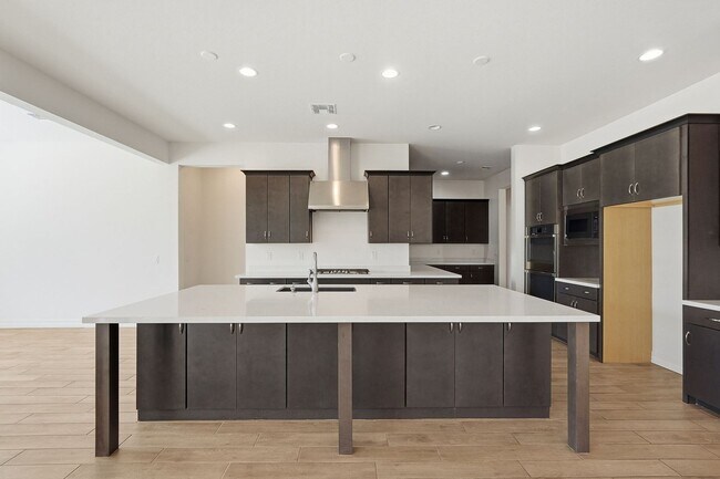 Building Photo - Gated Community Amazing ameneties