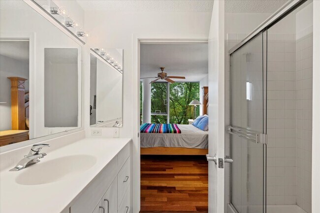 Building Photo - 3115 S Michigan Ave