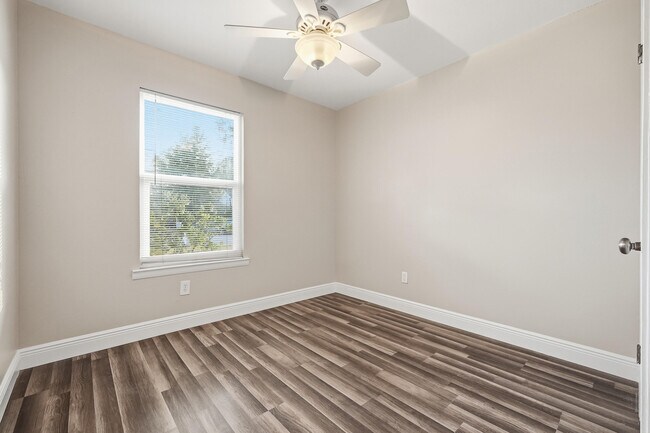 Building Photo - 266 Honeysuckle Way