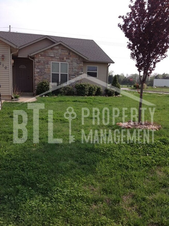 Primary Photo - 3 bedroom/2 bath home located in Hollister MO