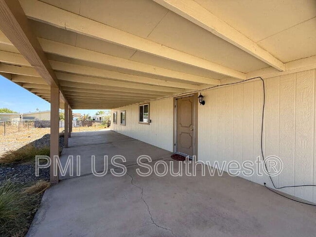 Building Photo - 622 Riverfront Dr