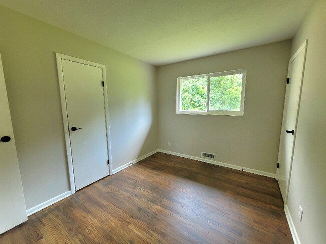 Building Photo - 3952 Marie Dr