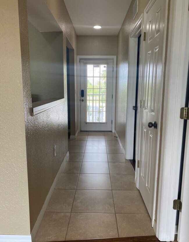 Building Photo - 1452 Rio de Janeiro Ave