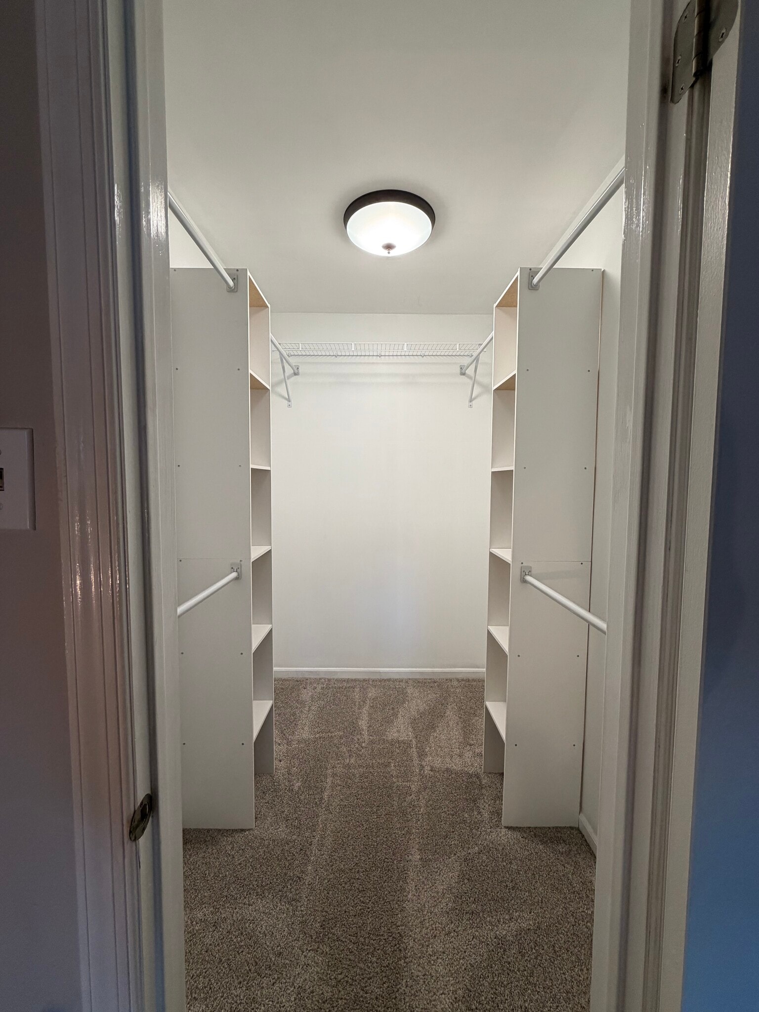 Building Photo - 701 Mews Dr