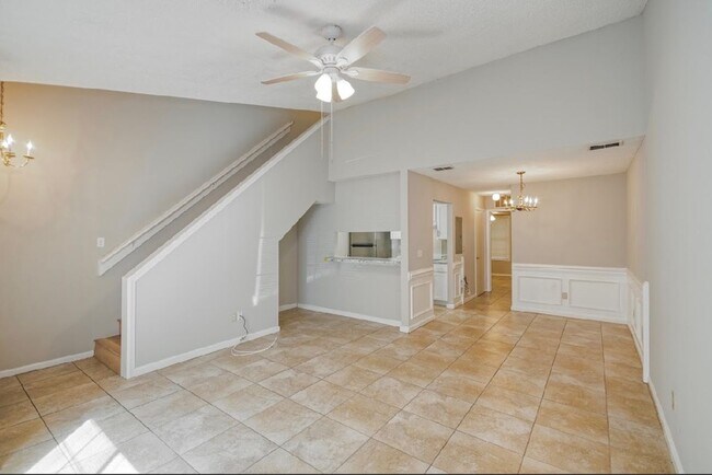 Building Photo - Fully renovated 3 BR/ 2 BA townhome off of Capital Park Circle