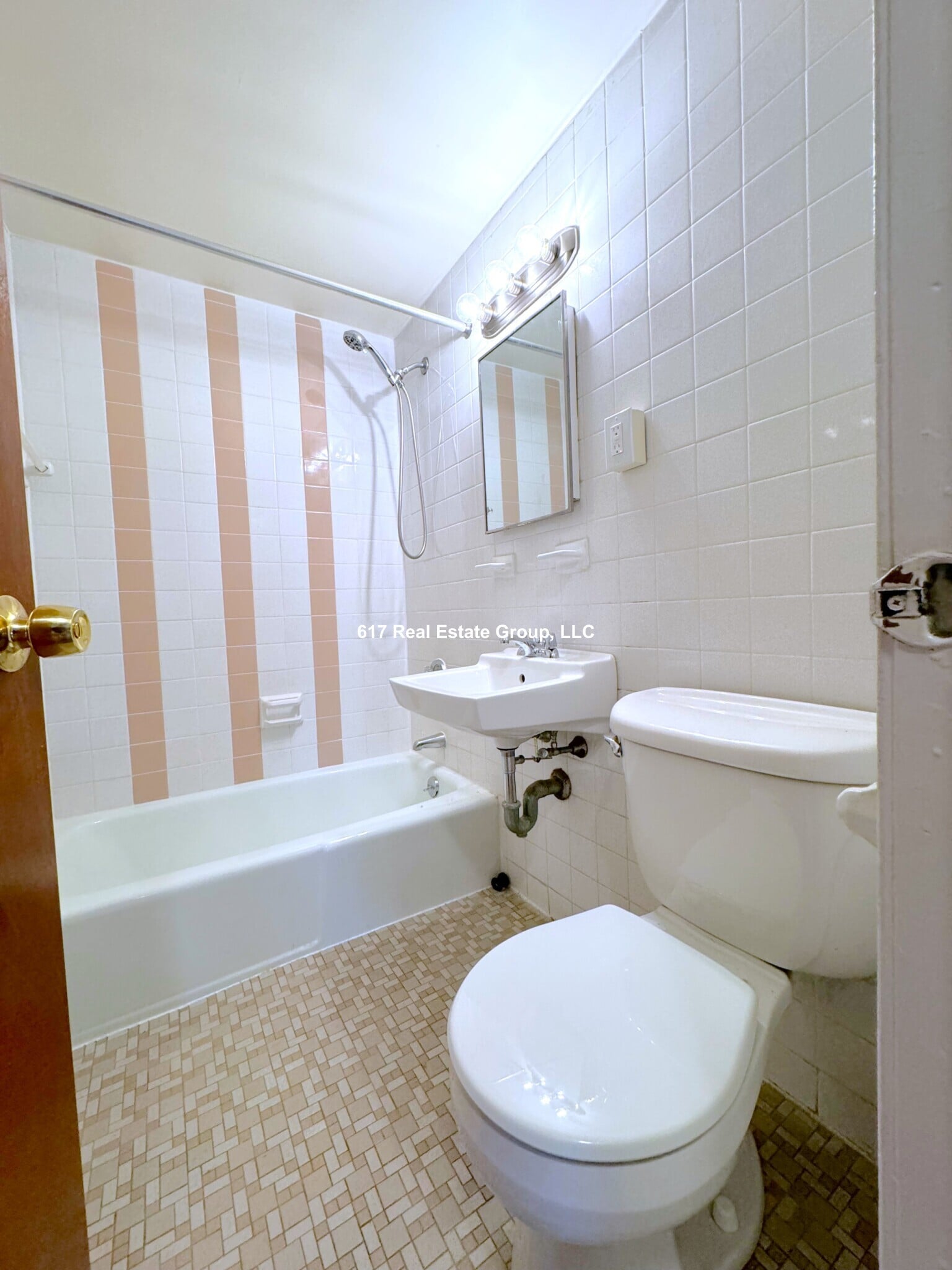 Building Photo - 62 S Huntington Ave