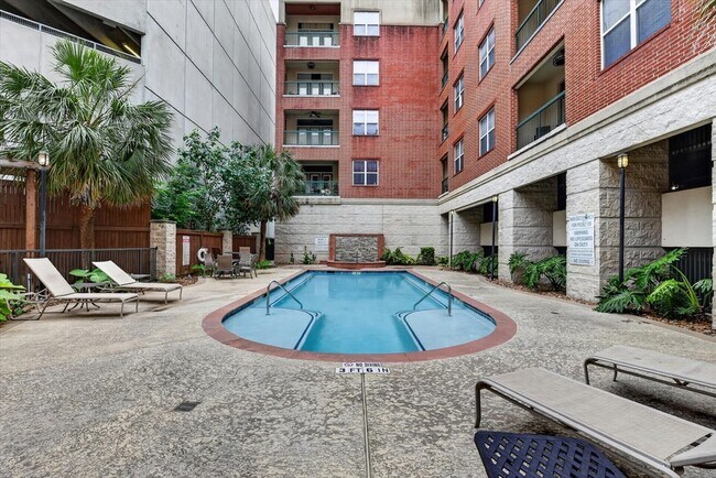 Building Photo - 300 St Joseph Pkwy