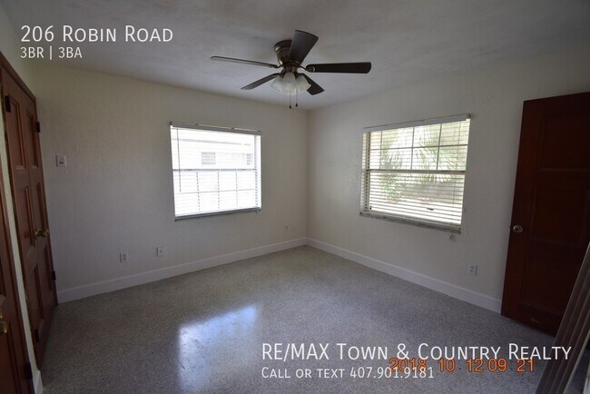 Building Photo - 206 Robin Rd
