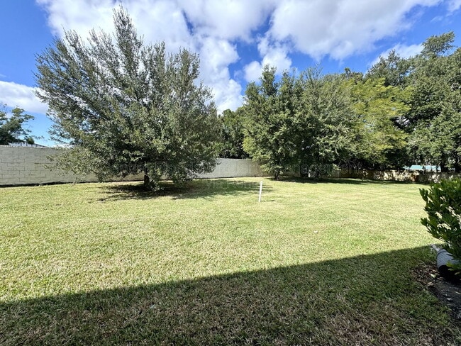 Building Photo - 3617 Seneca Club Loop