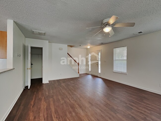 Building Photo - 125 Everett Park Dr