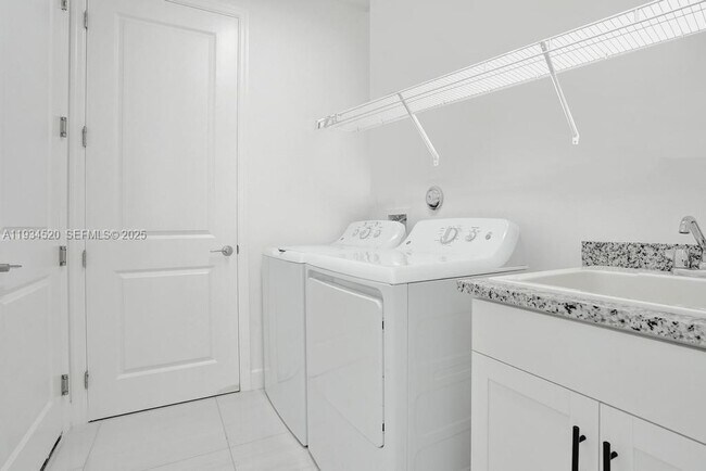 Building Photo - 19594 Broad Shore Walk