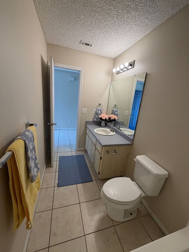 Building Photo - 101 Talbot Ct