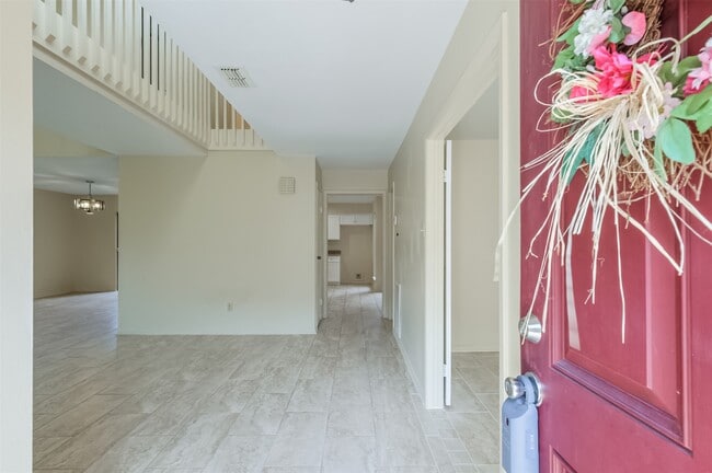 Building Photo - 514 Shady Dale Dr