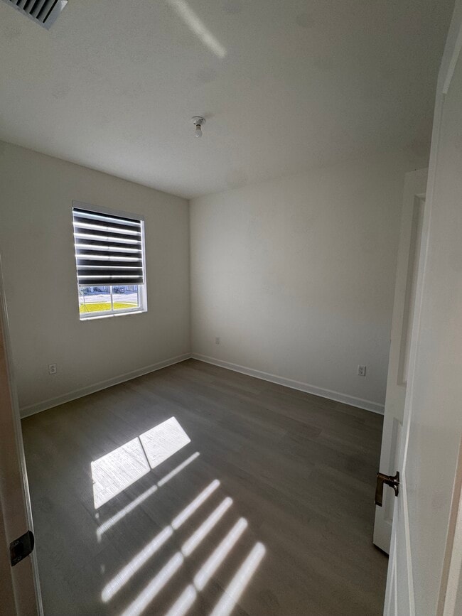 Building Photo - 2738 SE 24th Terrace