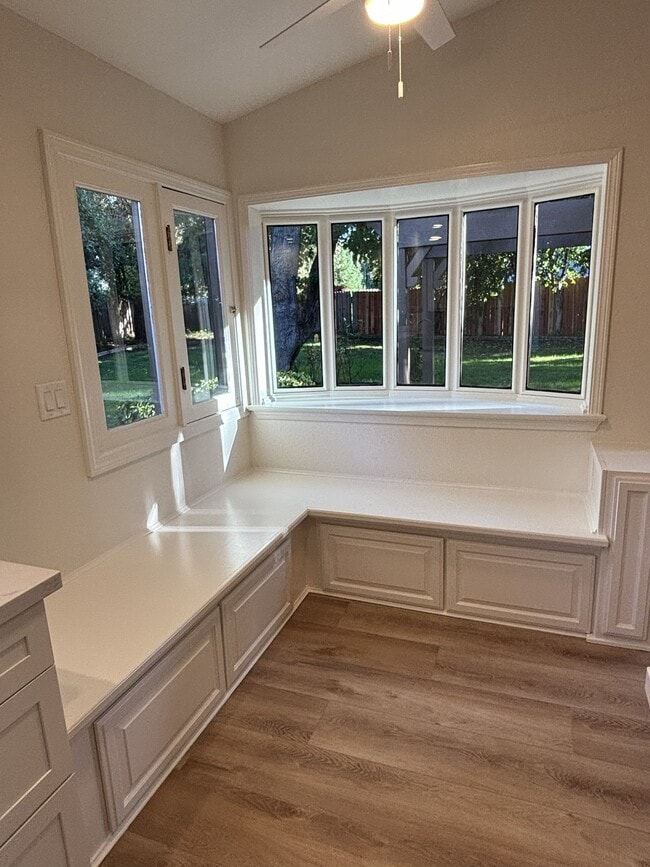 Building Photo - 34 Alvares Ct