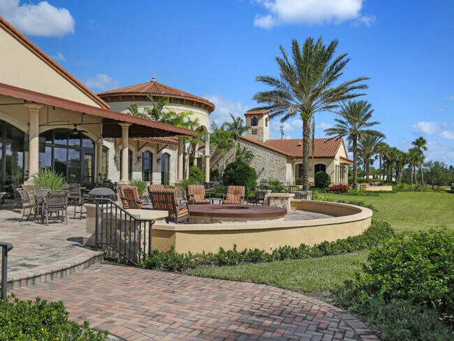 Building Photo - 225 Carina Dr