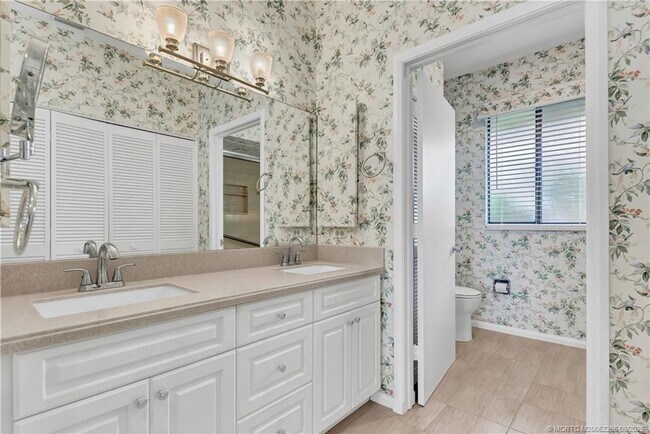 Building Photo - 2560 NW Seagrass Dr