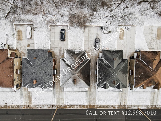 Building Photo - 755 Shady Dr E