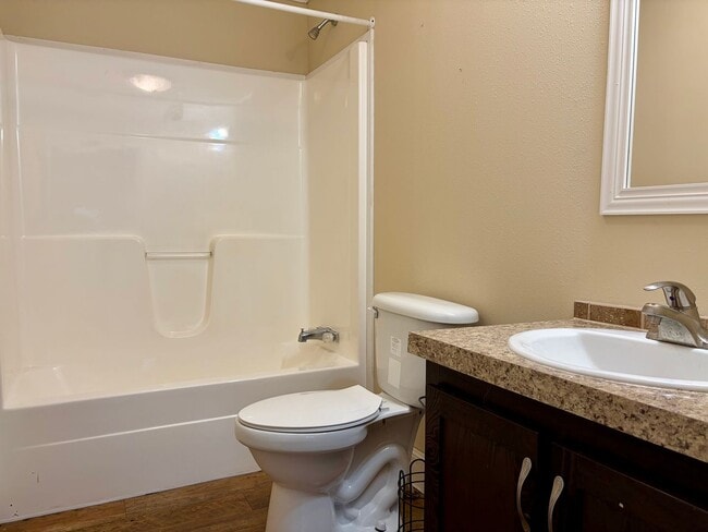 Building Photo - 3 bed/ 2 bath Beauty on 1 acre!