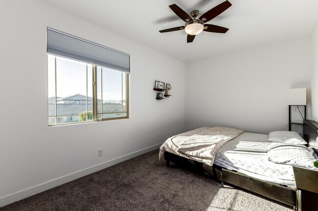 Building Photo - 6759 N 128th Dr