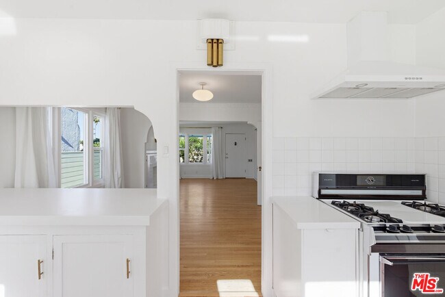 Building Photo - 6743 Arlington Ave