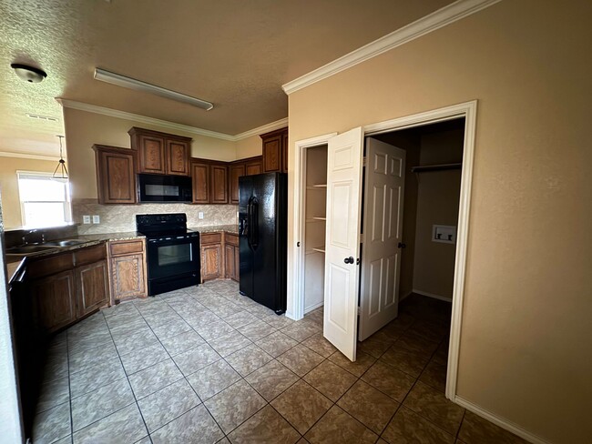 Building Photo - 4-Bedroom House for Rent in Killeen