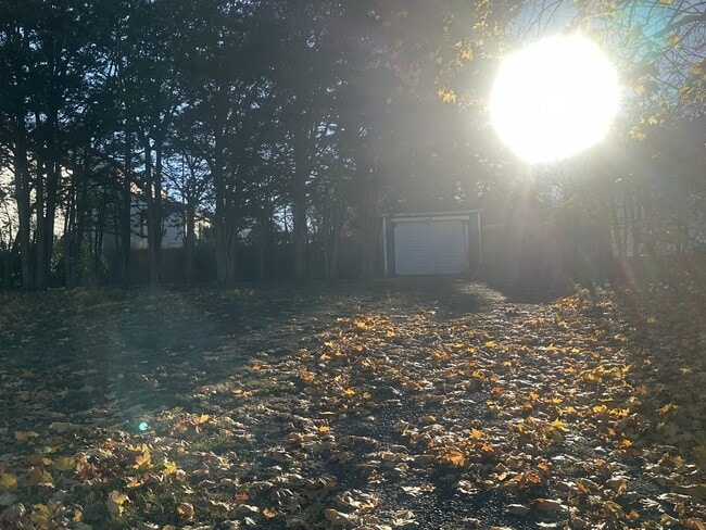 Building Photo - 530 Bellevue Rd