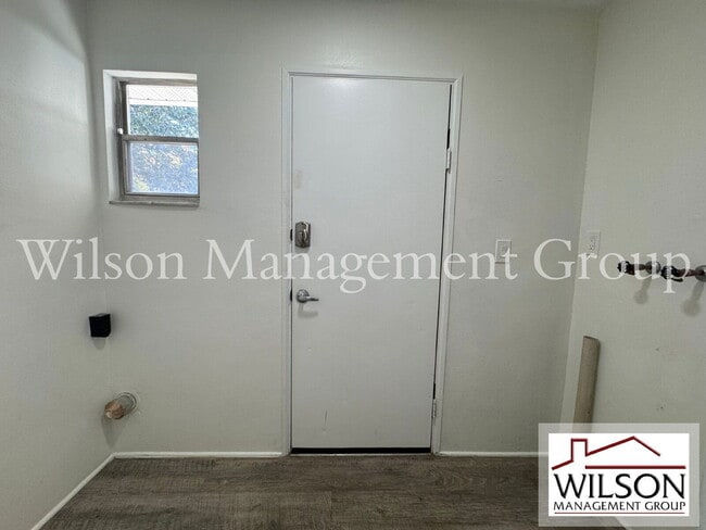 Building Photo - 629 Rugby St