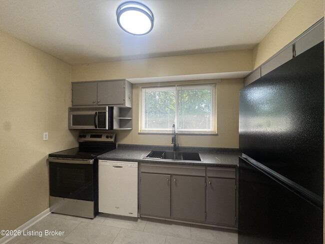 Building Photo - 2708 Riedling Dr