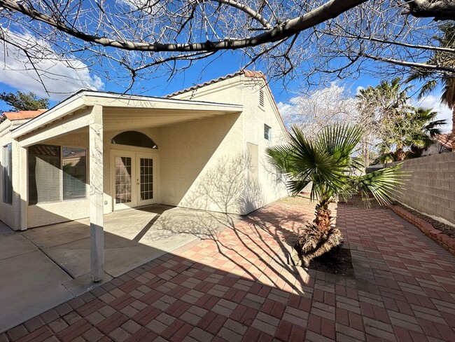 Building Photo - Buffalo & Lake Mead