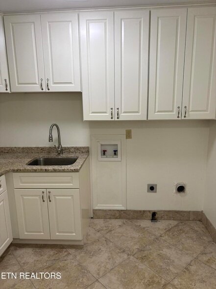 Building Photo - 218 Baltusrol Rd