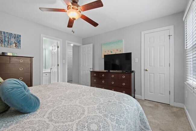 Building Photo - 2803 Sterling Park Dr