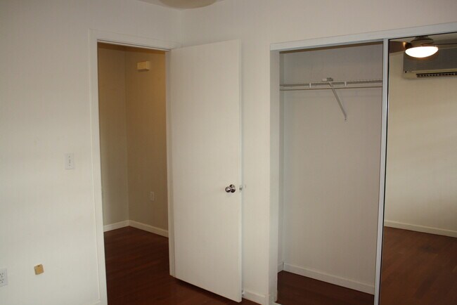Building Photo - 291MAN