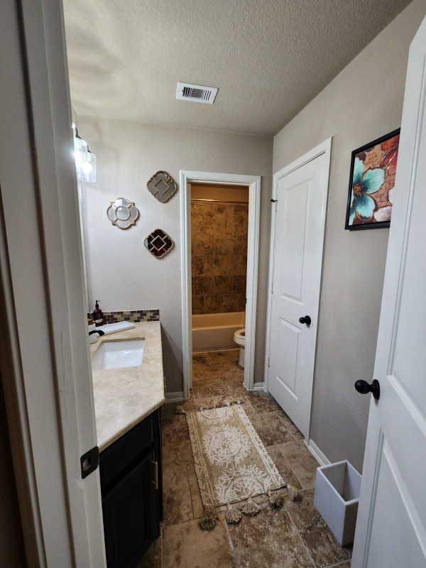 Building Photo - 9707 Lauren Briar Ln