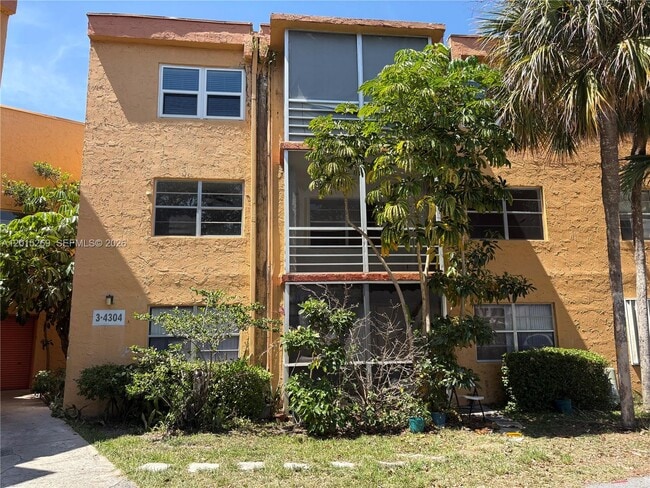 Building Photo - 4304 NW 9th Ave