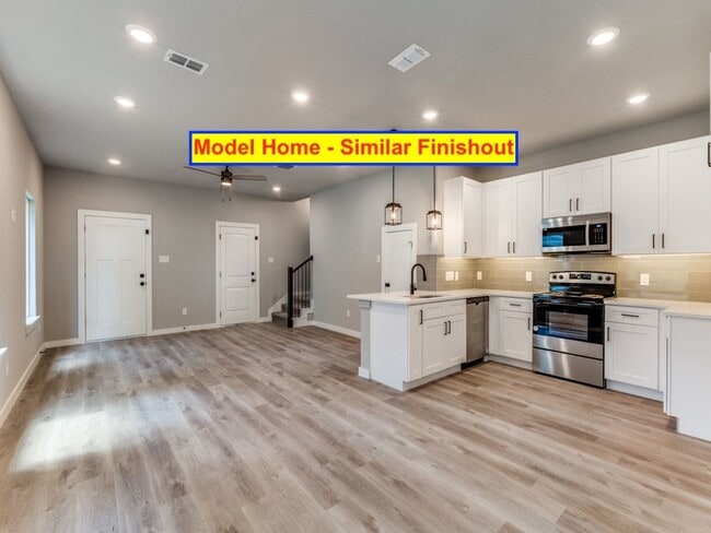 Building Photo - Yasmin Court Townhomes