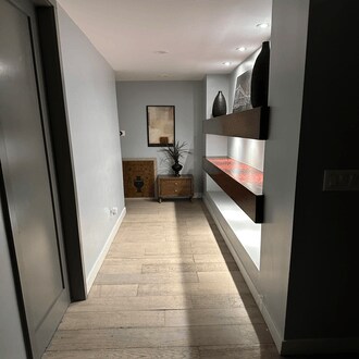 Building Photo - 300 N Plymouth Blvd