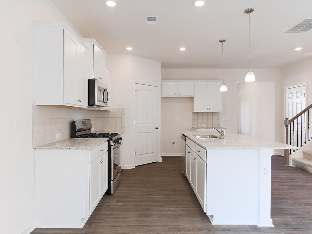 Building Photo - 114 Valimar Dr