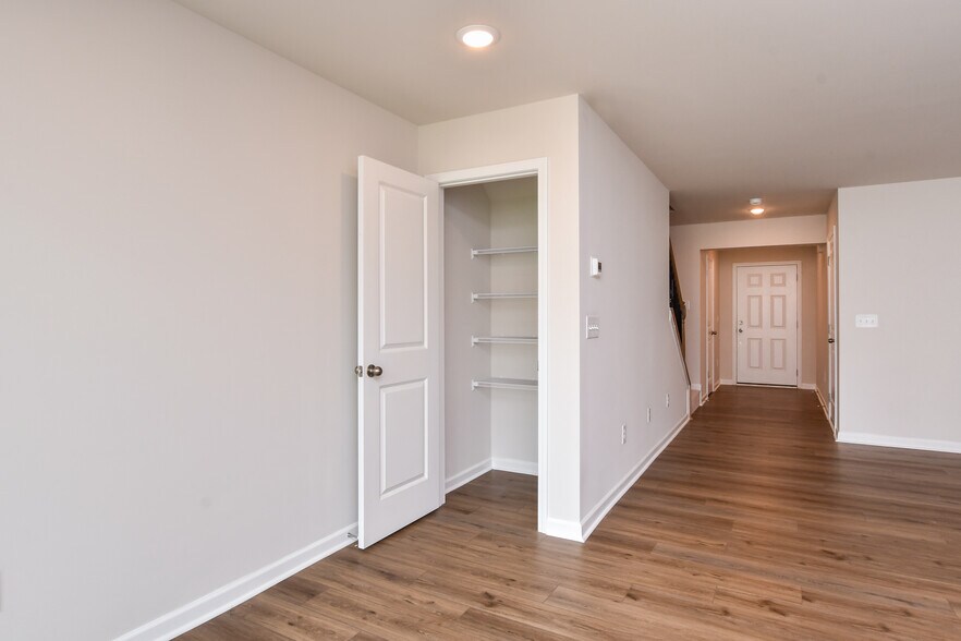 Building Photo - 717 McKissick Dr
