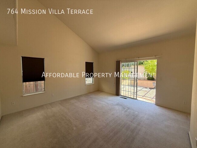 Building Photo - 764 Mission Villa Terrace