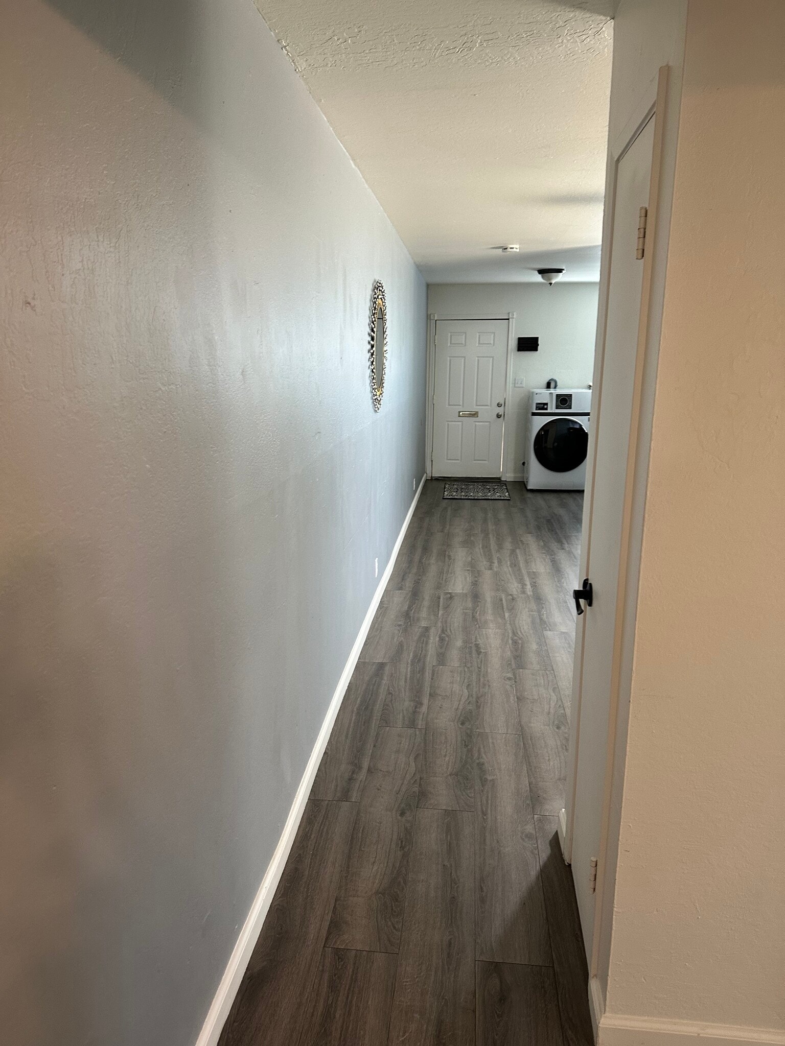 Building Photo - 847 S 47th St