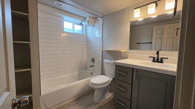 Building Photo - 8213 Harrison St