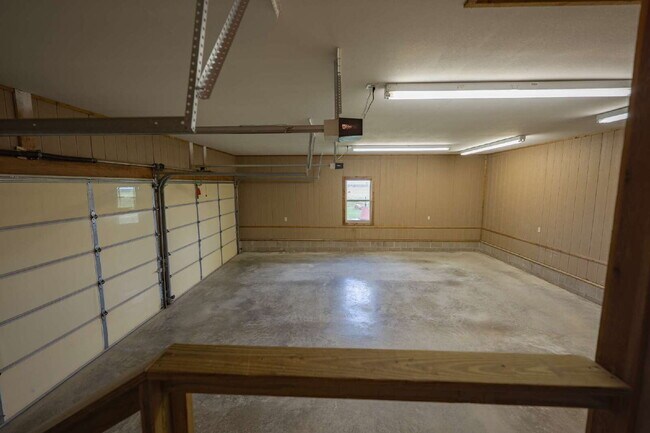 Building Photo - 3 - Bedroom 2 - Bath with 2 - Car Garage
