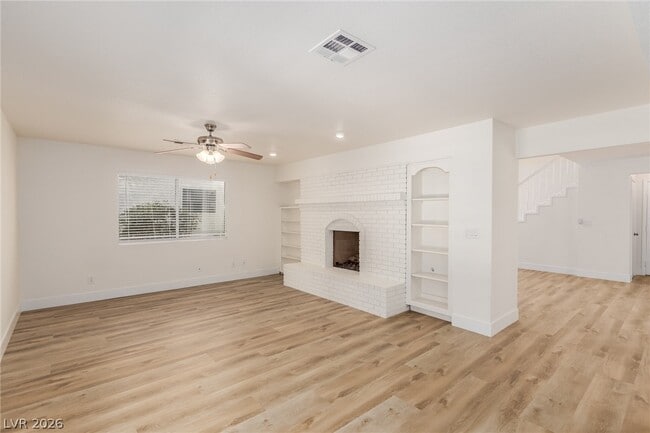 Building Photo - 861 Vegas Valley Dr