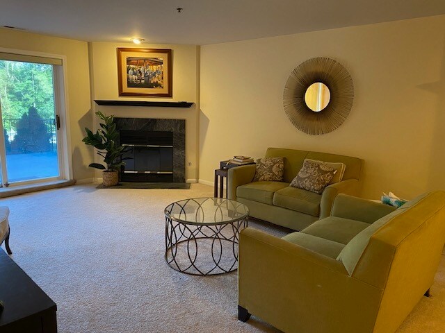 Building Photo - 129 Acacia Cir