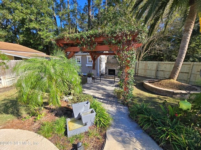 Building Photo - 7769 Andes Dr