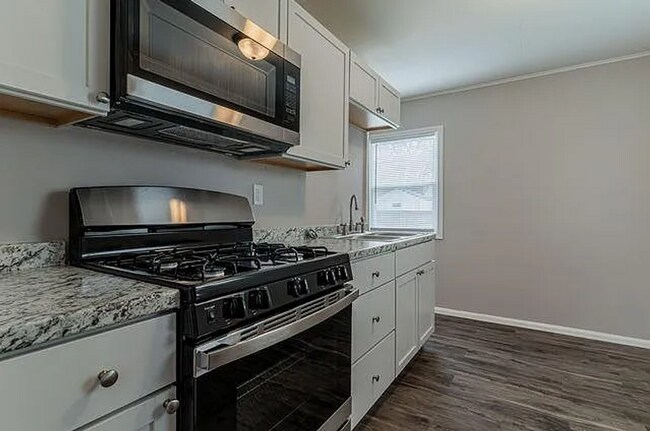 Primary Photo - 1401 Laurel Dr