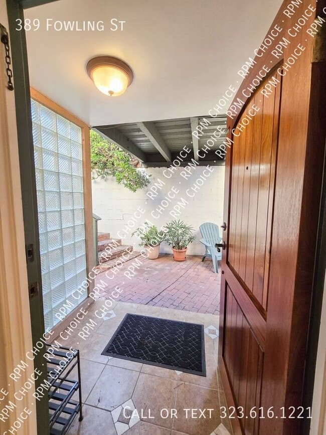 Building Photo - 389 Fowling St