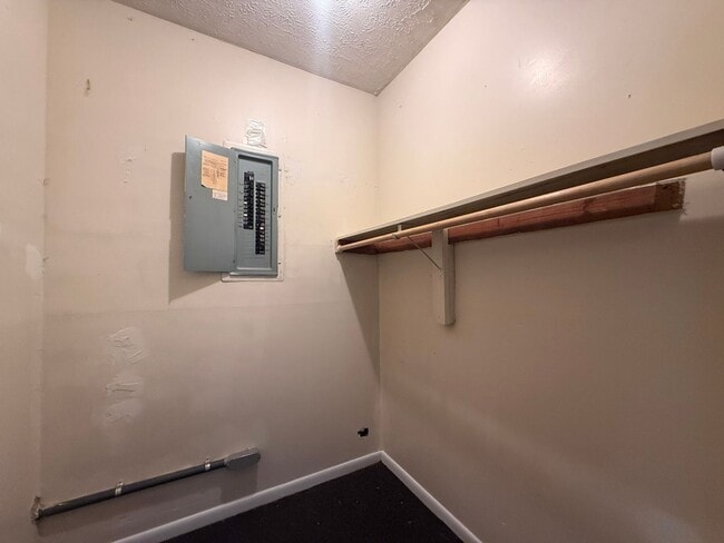 Building Photo - 2-Bedroom Home with Bonus Room & Large Wooden Deck | Pet-Friendly Near I-40 & City Lake